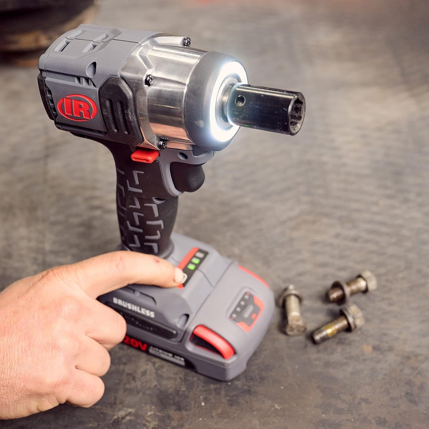 Ingersoll Rand W3131-K22-EU Akku-Schlagschrauber-Set – 3/8", 20V, kompakt & leicht, inkl. 2 Akkus & Ladegerät im Koffer